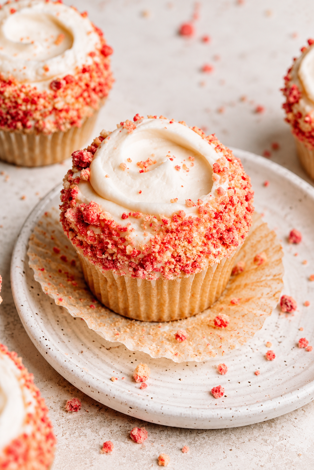 🍓 Strawberry Crumb Cupcakes 6 Pack